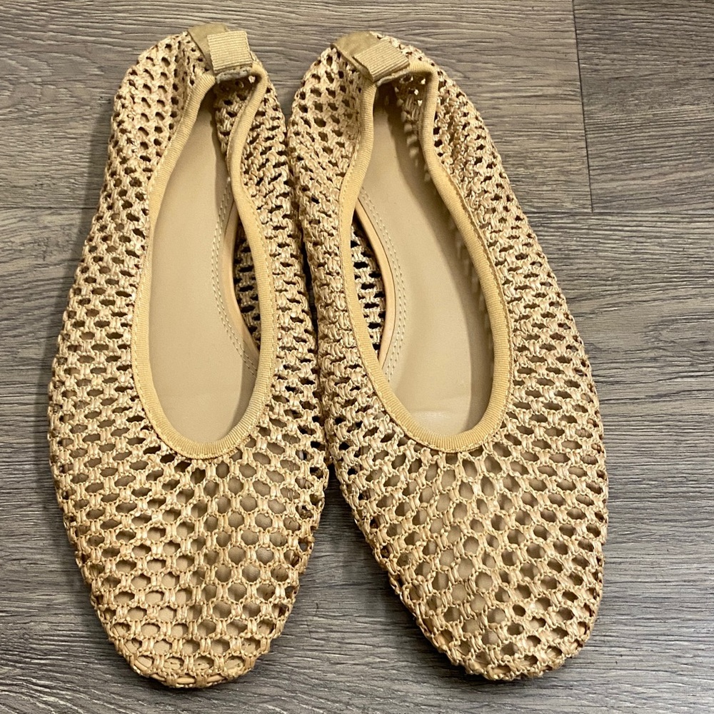 H&M Stylish Mesh Tan flats Flats - Picture 8 of 8